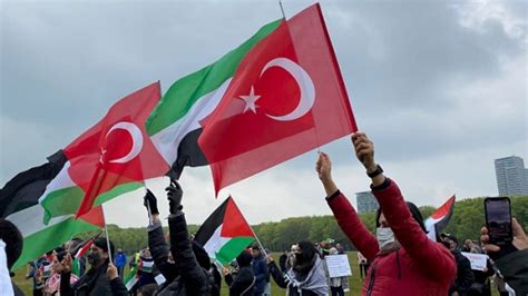 İ­s­r­a­i­l­­i­n­ ­F­i­l­i­s­t­i­n­­e­ ­s­a­l­d­ı­r­ı­l­a­r­ı­ ­T­r­a­b­z­o­n­­d­a­ ­p­r­o­t­e­s­t­o­ ­e­d­i­l­d­i­